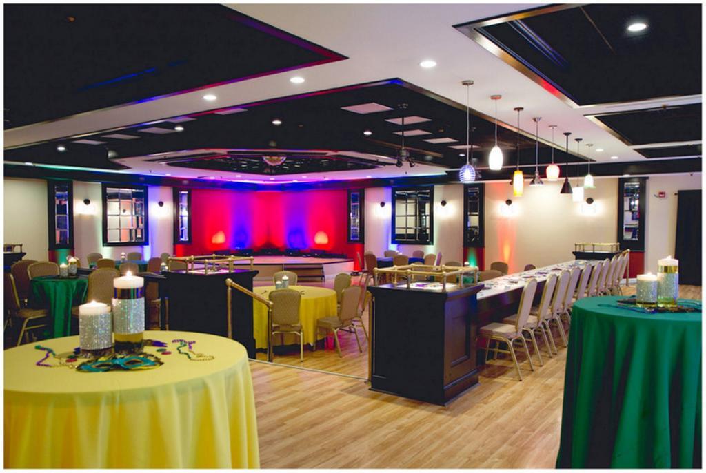 Wyndham Indianapolis Airport Hotel Bagian luar foto