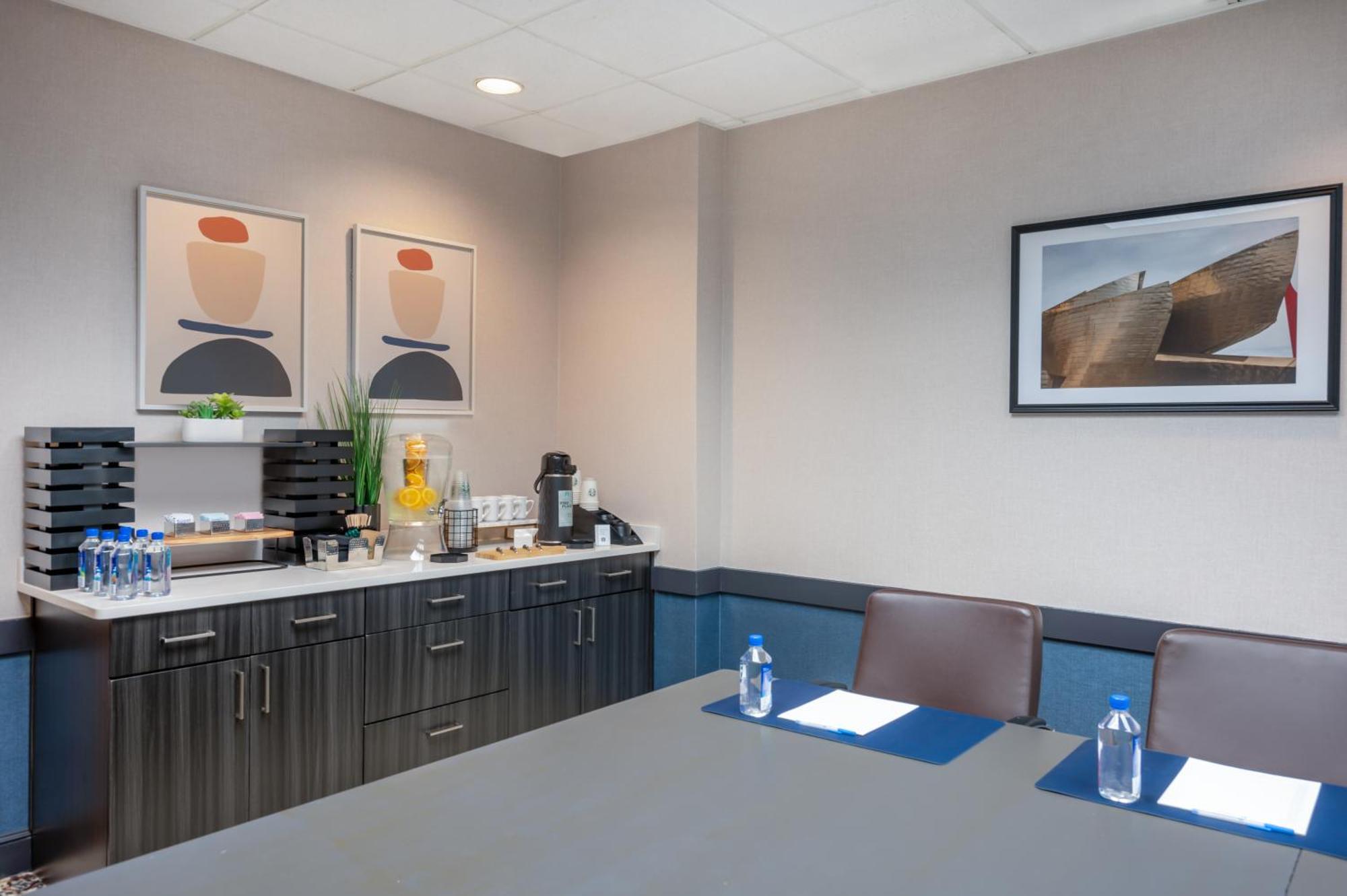 Wyndham Indianapolis Airport Hotel Bagian luar foto