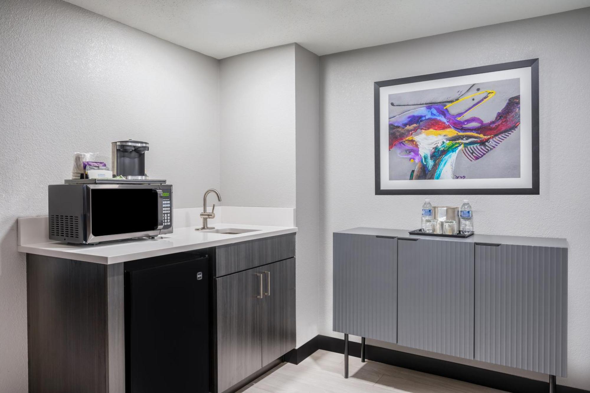 Wyndham Indianapolis Airport Hotel Bagian luar foto