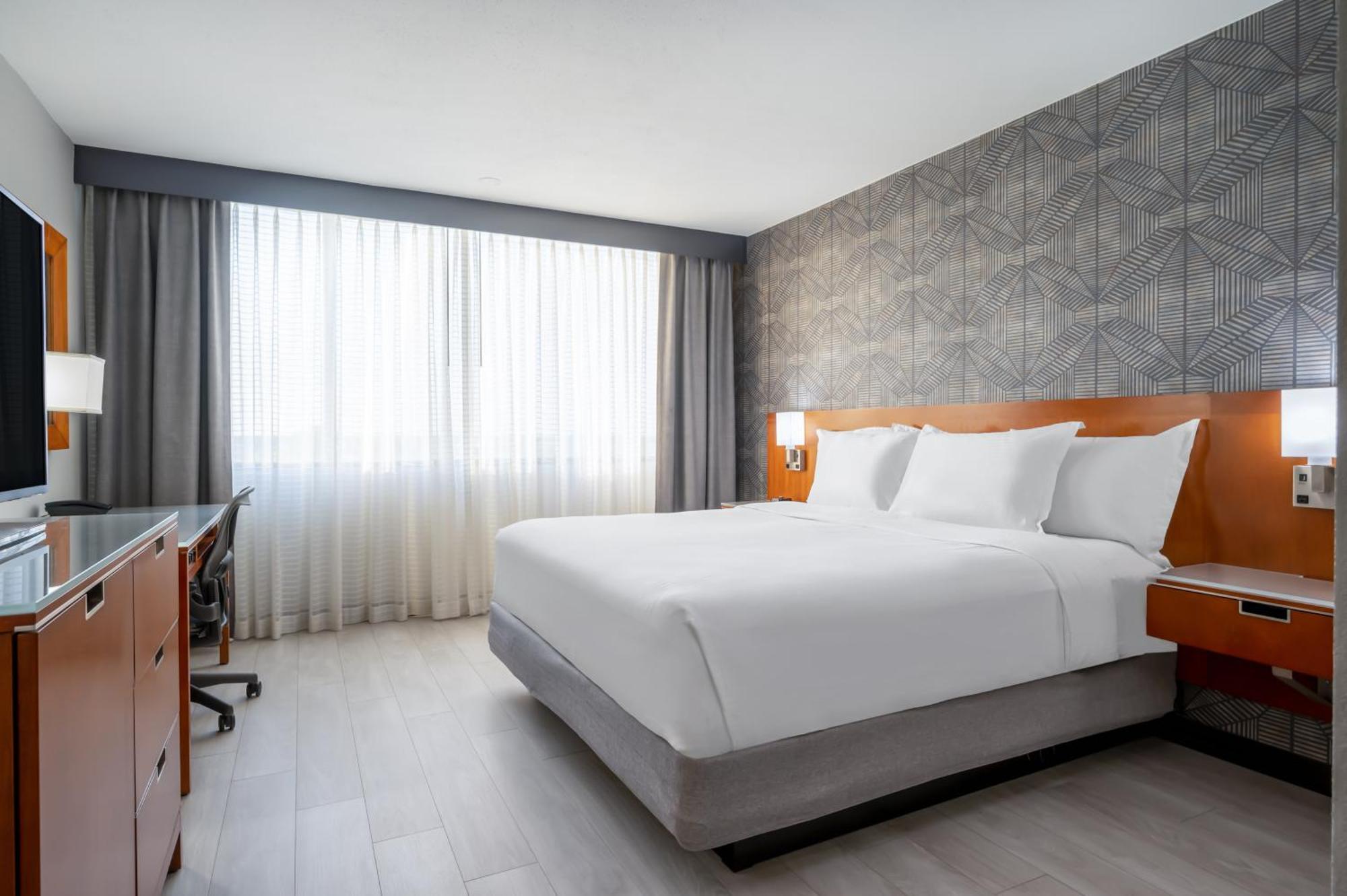 Wyndham Indianapolis Airport Hotel Bagian luar foto
