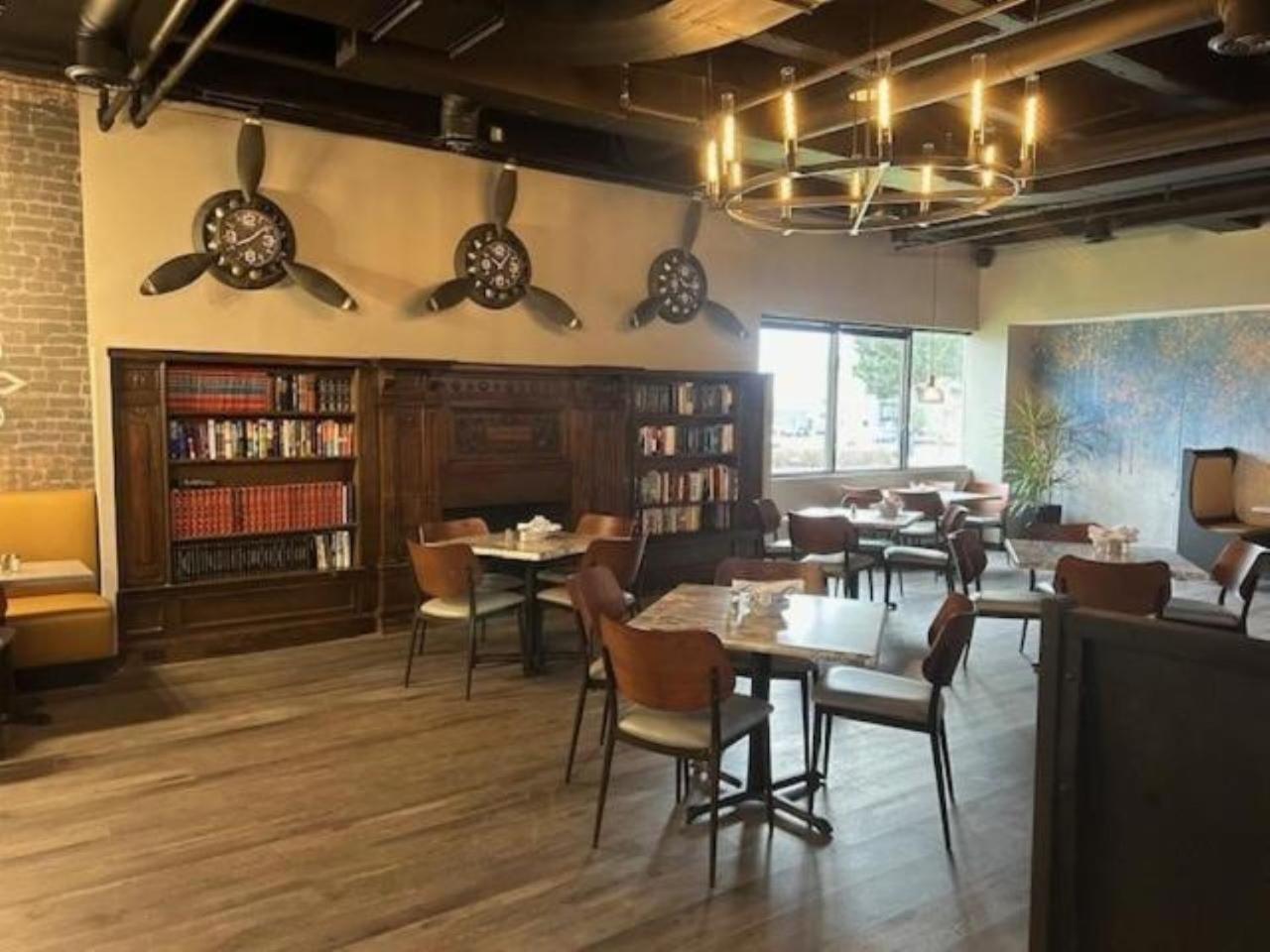 Wyndham Indianapolis Airport Hotel Bagian luar foto