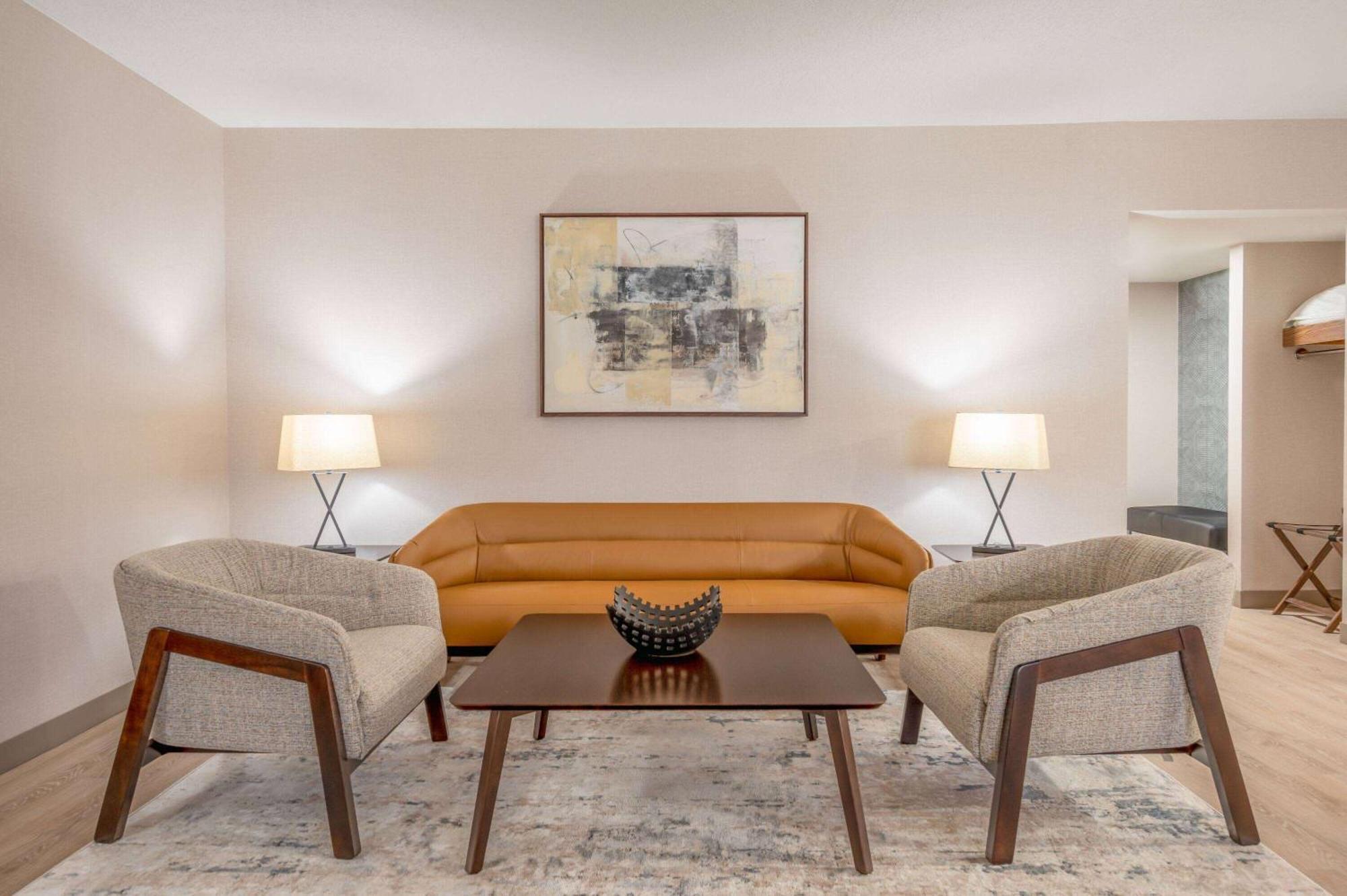 Wyndham Indianapolis Airport Hotel Bagian luar foto