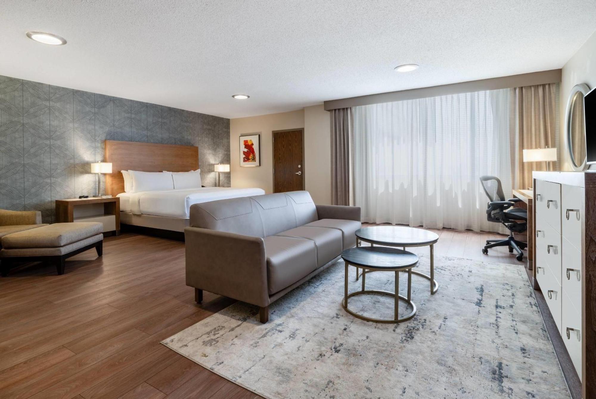Wyndham Indianapolis Airport Hotel Bagian luar foto