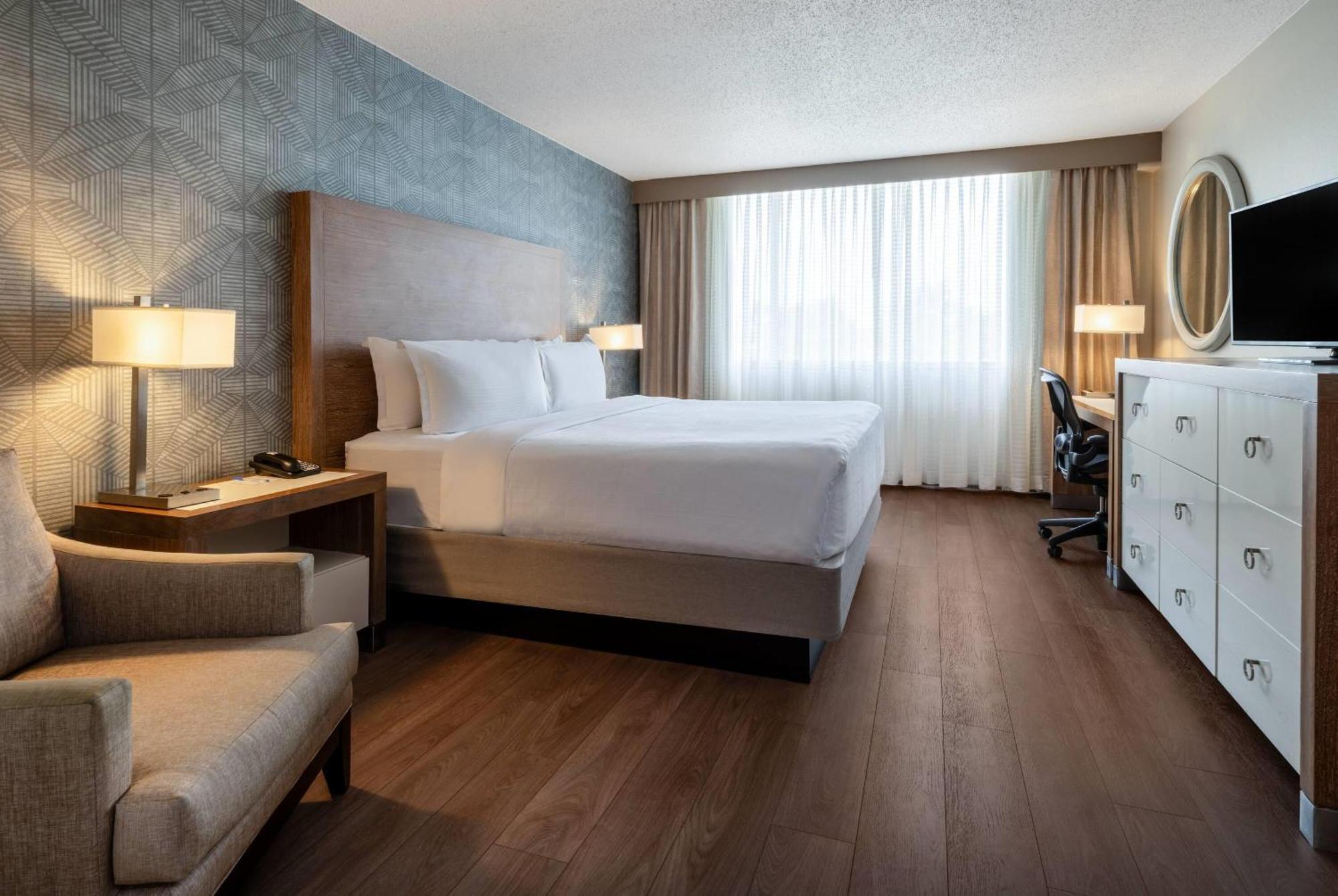 Wyndham Indianapolis Airport Hotel Bagian luar foto