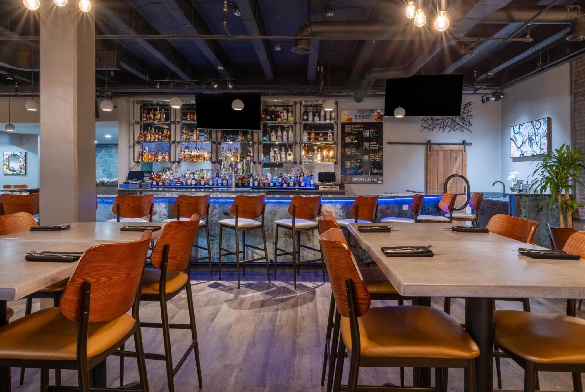 Wyndham Indianapolis Airport Hotel Bagian luar foto