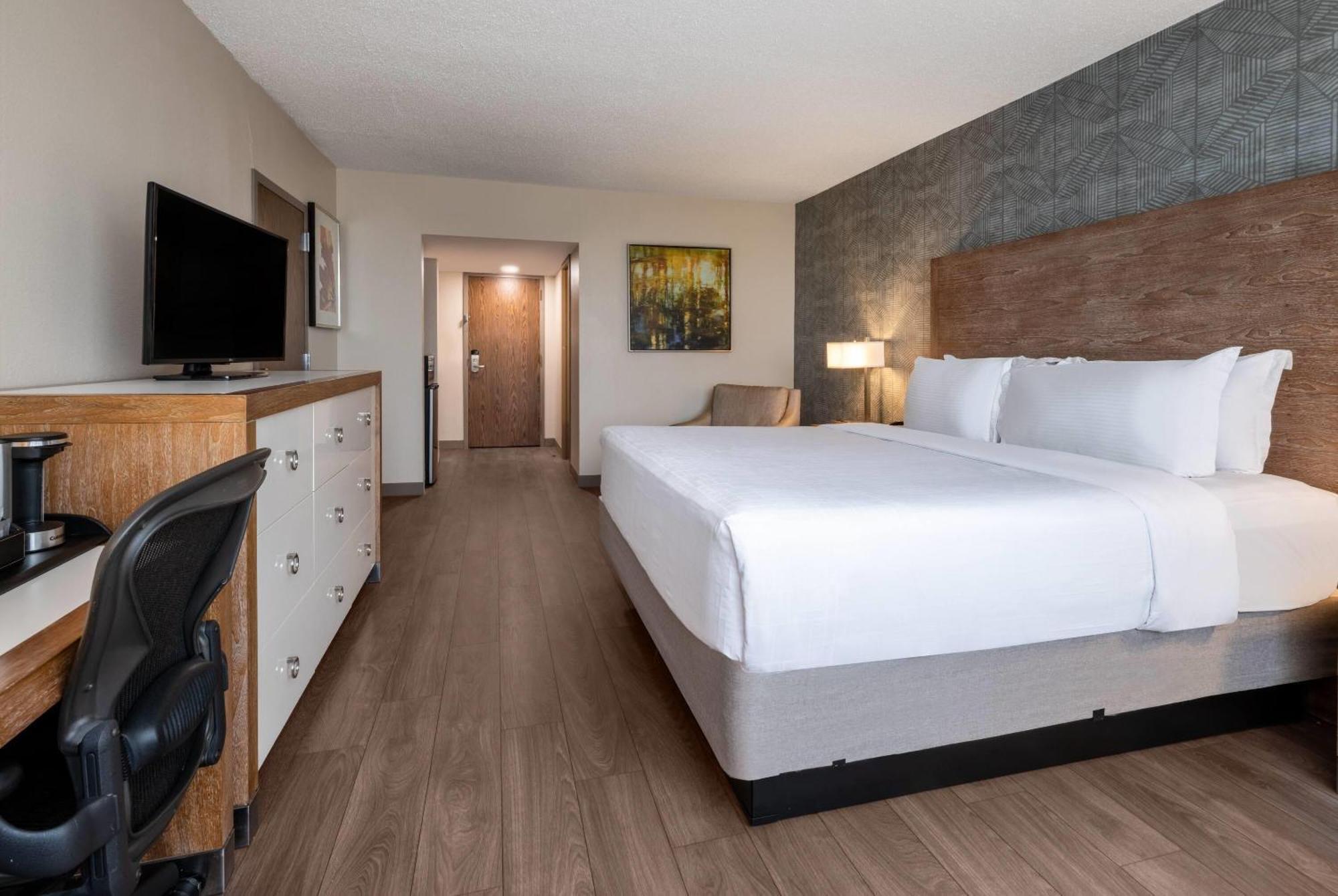 Wyndham Indianapolis Airport Hotel Bagian luar foto